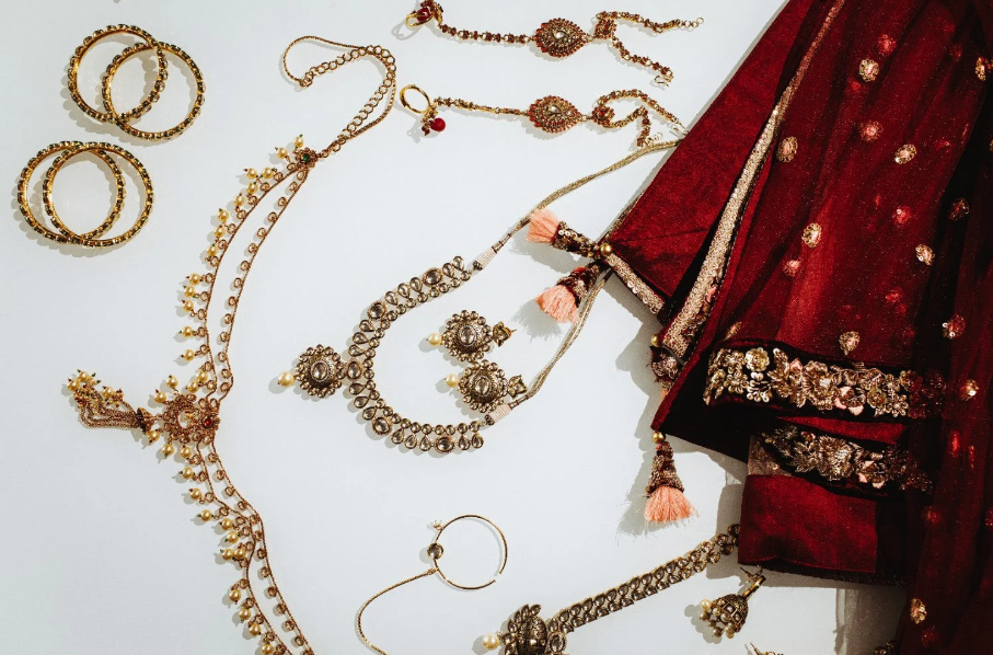 How to Choose Your Bridal Jewellery Set According to Your Wedding Outfit