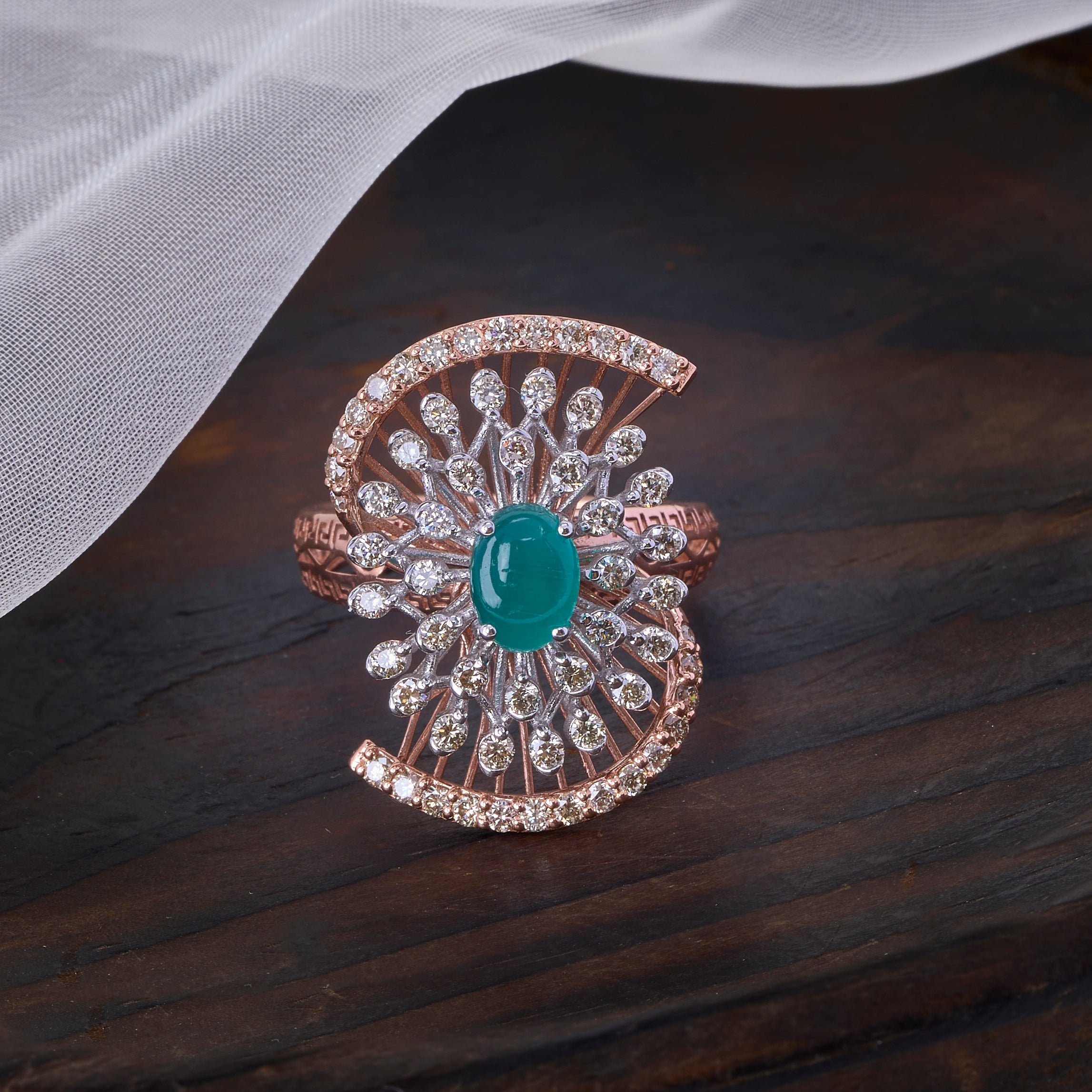 Emerald Diamond Art Deco Ring | Classic Fan Design